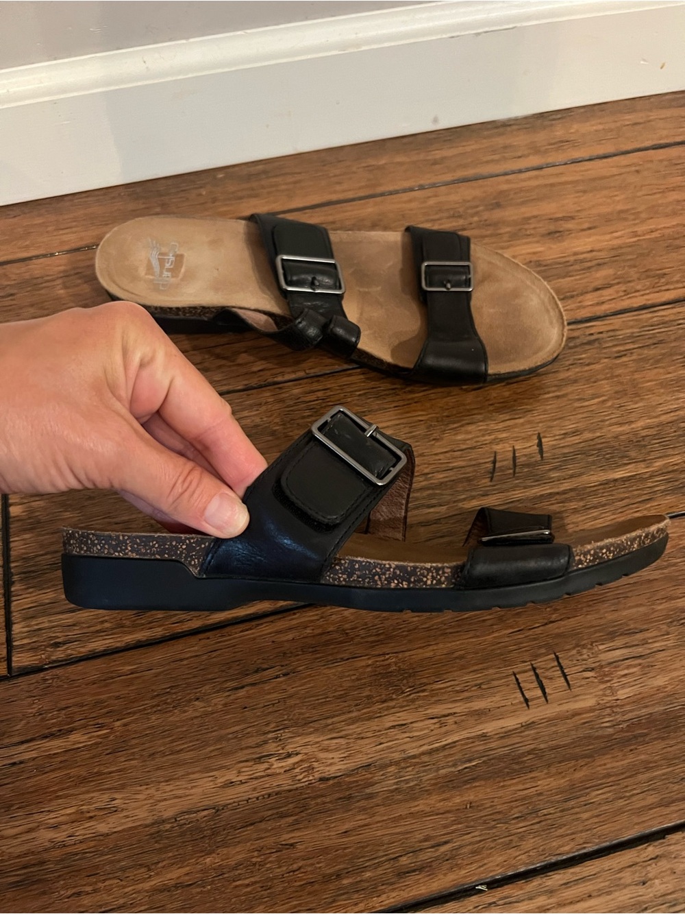 Dansko Rosie Black Leather Strappy Comfort Sandal 9 - Picture 3 of 10